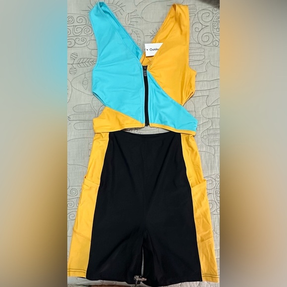 NWT Outdoor Voices SplashKnit 6" Bodysuit XS Colorblock Black, Teal, and Yellow - Picture 6 of 12